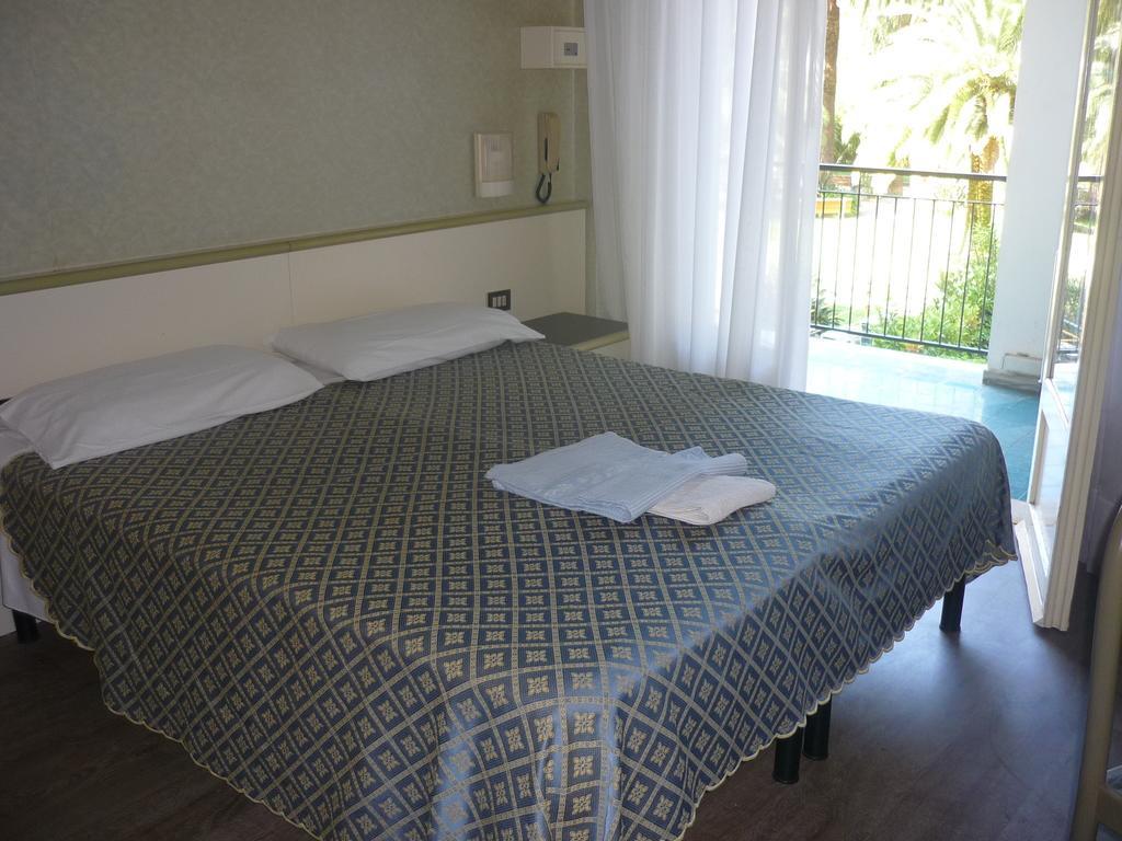 Hotel Europa Arma di Taggia Room photo