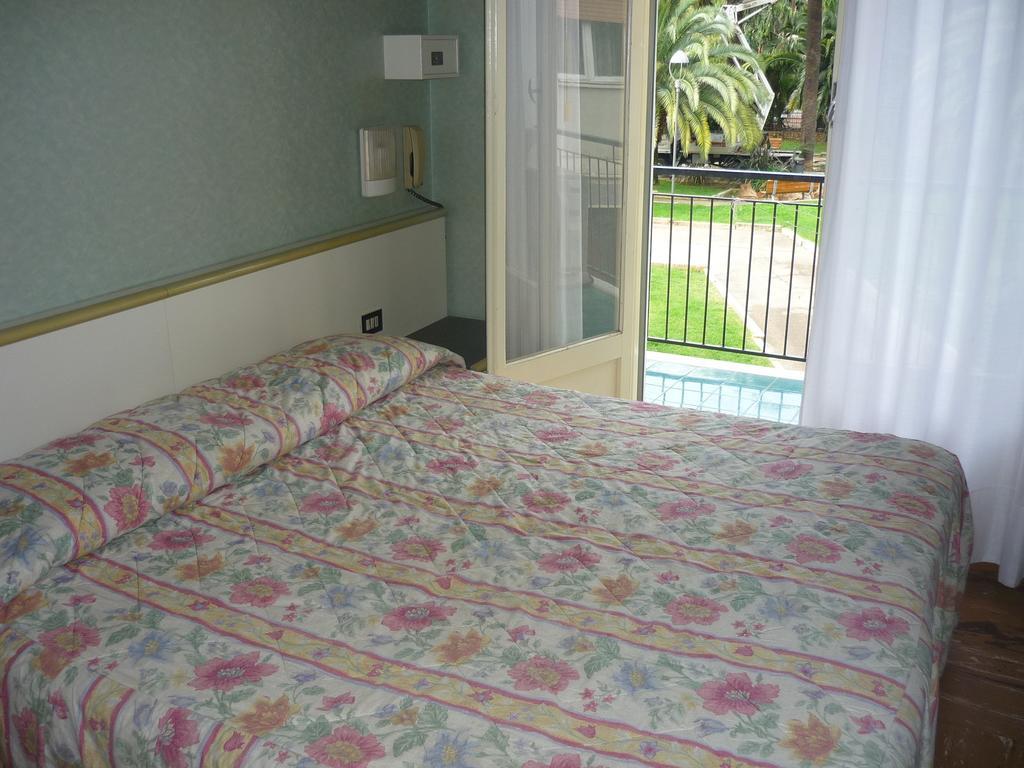 Hotel Europa Arma di Taggia Exterior photo